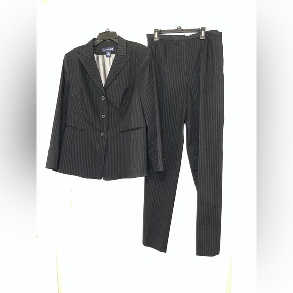 Preston & York 2 Piece Pantsuit Pinstripe Women's size 14 - Picture 1 of 6